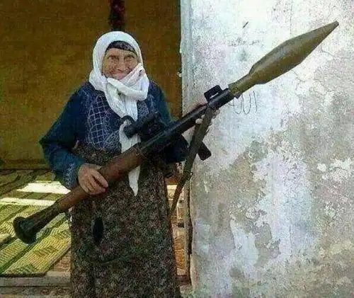 中东最大的枪支市场,杂乱如同菜市场,网友质量不敢恭维