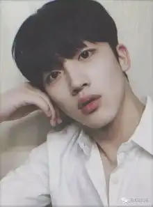 00后三字女星油腻到让人不适,baby热巴都躲不过