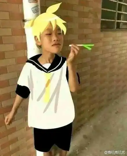 小孩抽烟被打搞笑表情图片