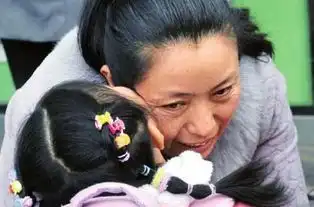 看到父母知道我不能回家过年的表情,我泪奔了