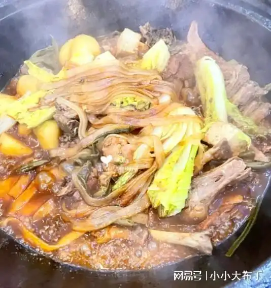 舌尖上的乡村盛宴铁锅炖大鹅的秘密