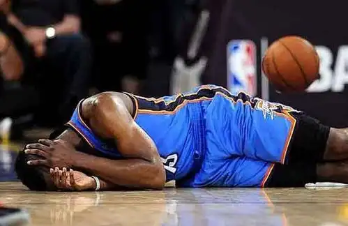 詹姆斯哈登被肘击图片