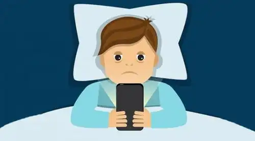 天气冷了,被窝里玩手机,到底多伤眼睛