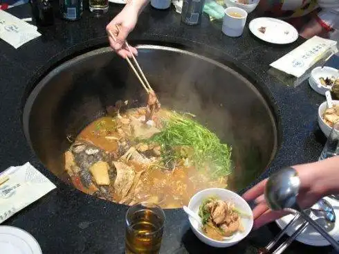 东北铁锅炖鱼的做法和做铁锅炖鱼的配料