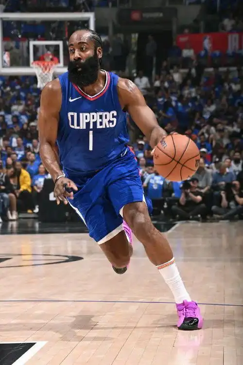 议起复盘快船10997独行侠,哈登开启季后赛模式,东契奇打球有点独