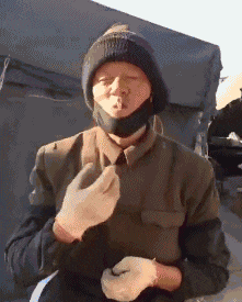 现在的女孩子太不矜持了,才认识几天就要见我父母哈哈哈哈,太沙雕了