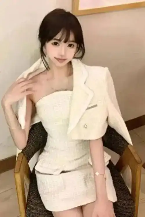 李小冉的胸,闫妮的腿,殷桃的腰,这6位中年女星性感起来迷死人