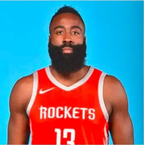 火箭12大将定妆照曝光,周琦并肩哈登保罗,跟美国人比弱点明显