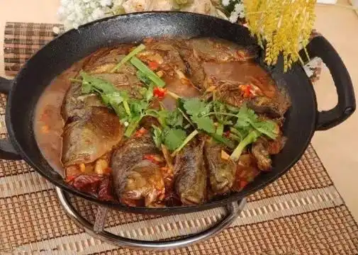 14款冬季旺销铁锅炖冬季心里暖暖的