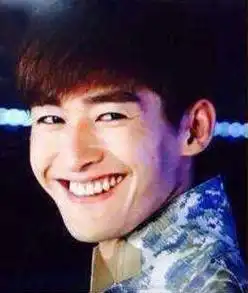 古力娜扎的行李箱承包了今天的笑点