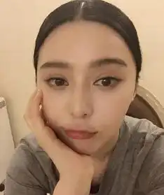 各种妩媚表情包自拍照