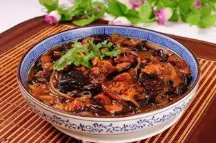 铁锅炖自己表情包集猪肉