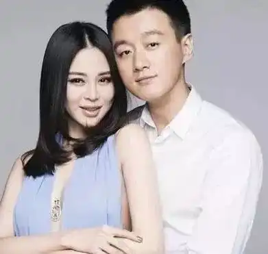 佟大为老婆晒出万元化妆台,38岁仍少女感满满的秘密在这里