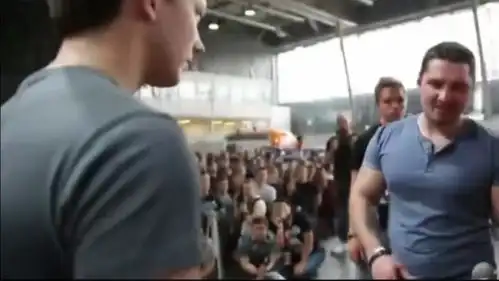 扇耳光大赛,隔着屏幕都能感觉到疼,俄罗斯战斗民族天生彪悍