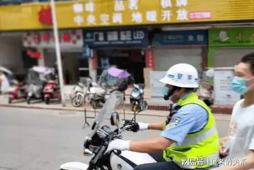 高三懂事女孩留纸条送别司机,内容看哭司机,也感动无数网友