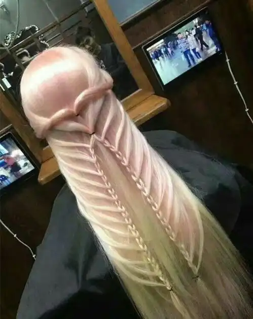 搞笑gif段子大哥的表情也是绝了