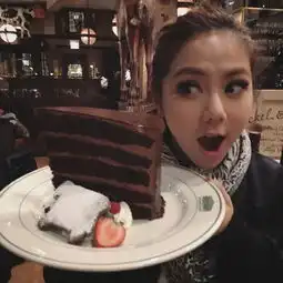 邓紫棋婚纱表情包