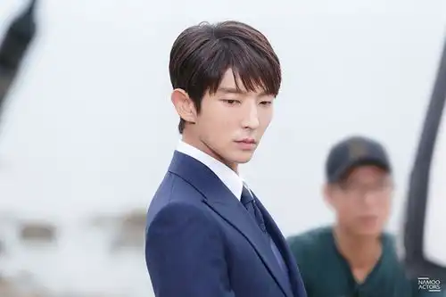 38岁李准基是吃防腐剂了吗恶之花再现炸裂演技