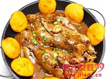 铁锅熬杂鱼的做法铁锅熬杂鱼怎么做好吃