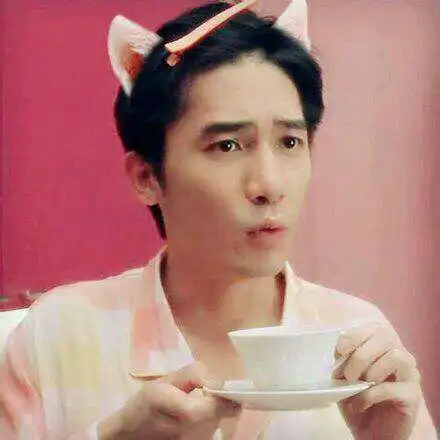 求梁朝伟年轻时很帅的照片