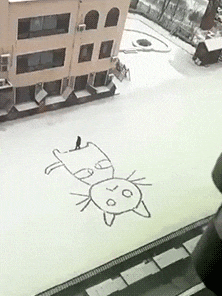 搞笑gif如何低调的炫耀自己买了手表