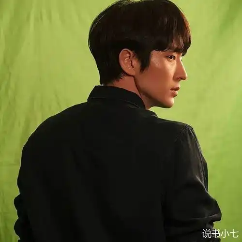 天生不会爱,对镜学微笑,这样让人心痛的李准基不是恶之花