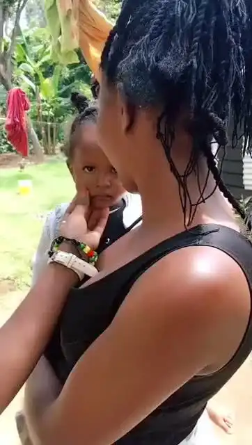 遇见陌生人你露出胆怯的表情,这就是你最真实的样子,愿你今生都被爱围绕