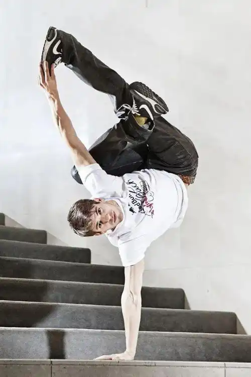 当街舞与古典碰撞飞翔的巴赫带给你不一样的跨界体验