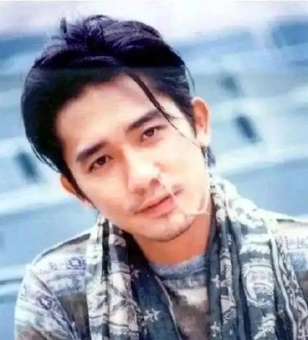 香江忆旧录让章子怡汤唯挨骂的第一美指张叔平究竟有什么来头