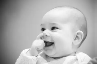 挖鼻孔表情包表情