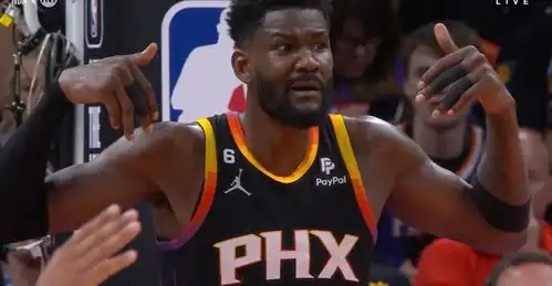 威少突破撞倒布克裁判响哨吹罚艾顿犯规顿宝惊出表情包