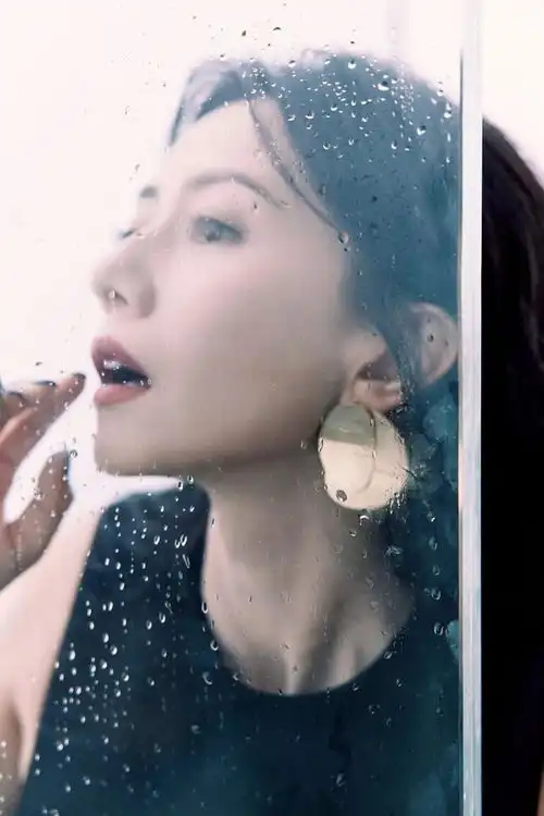 高圆圆,表情太妩媚,身段太迷人