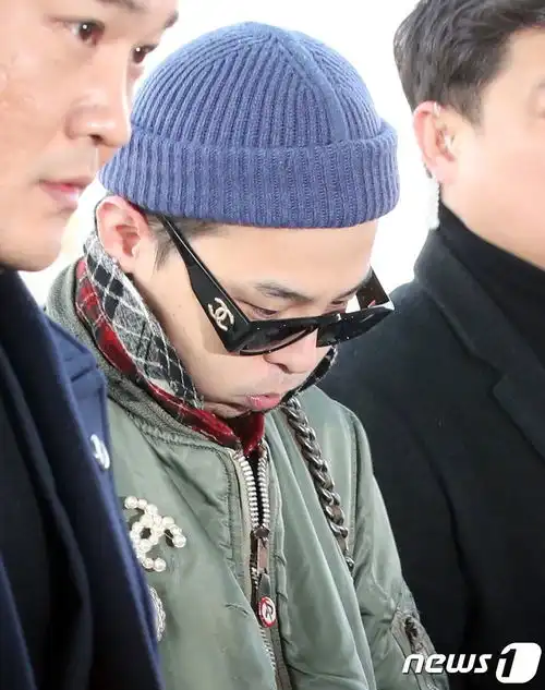 bigbang权志龙最新机场照曝光,时尚王开始营业依然帅气有型