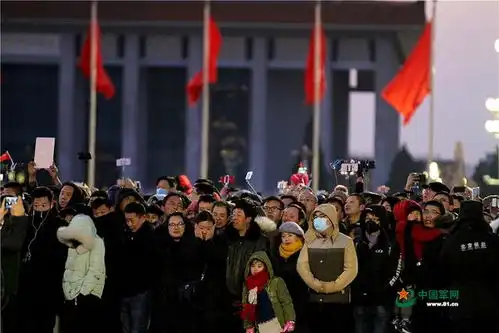 新年第一天观看升旗的表情00后最萌