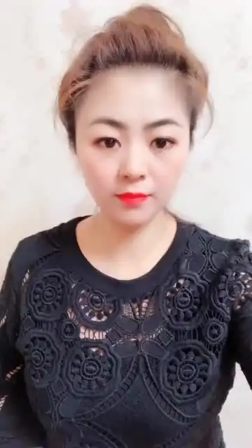 天冷这样系围巾,真是超级美,时尚大方又提气质